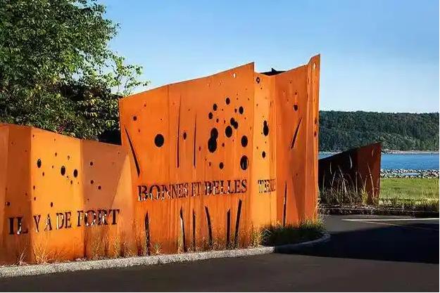 平川锈钢板景观